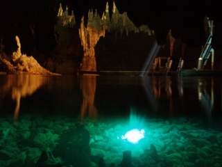 Cuevas y cenotes